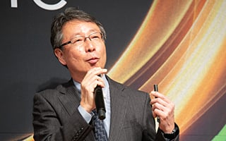 平野浩介氏